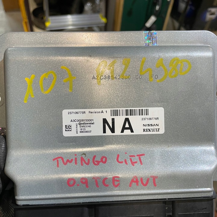 RENAULT TWINGO III 0.9 TCE COMPUTER 237109775R