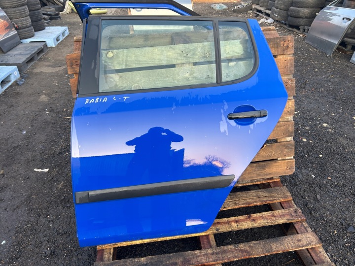SKODA FABIA II HB dvere zadok zadné Ľavé 4590