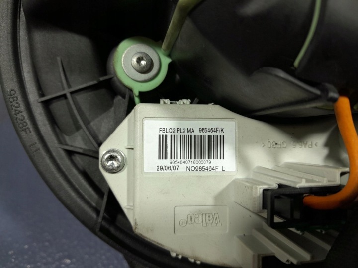 BMW 1 E87 LCI 07- SOPRADORES DE AR 985465S 4