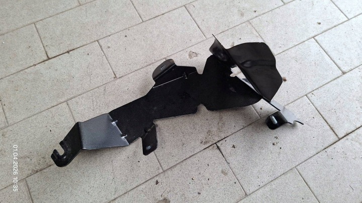 Halter Halter des Sicherungskastens Renault 4 5 e-tech 284B57607R