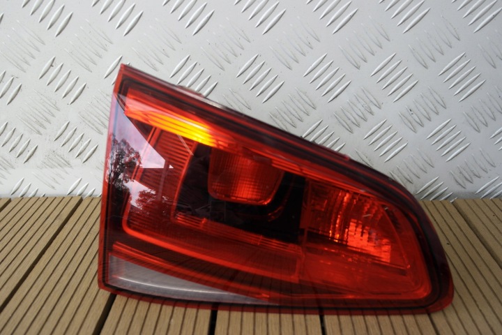 VW GOLF VII 12-15 HB 5D Licht hinten links für die Heckklappe heck 5G0945093AF OE