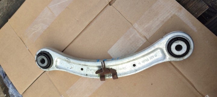 arm right rear part PORSCHE CAYENNE VOLKSWAGEN AUDI Q7 7L0505375A