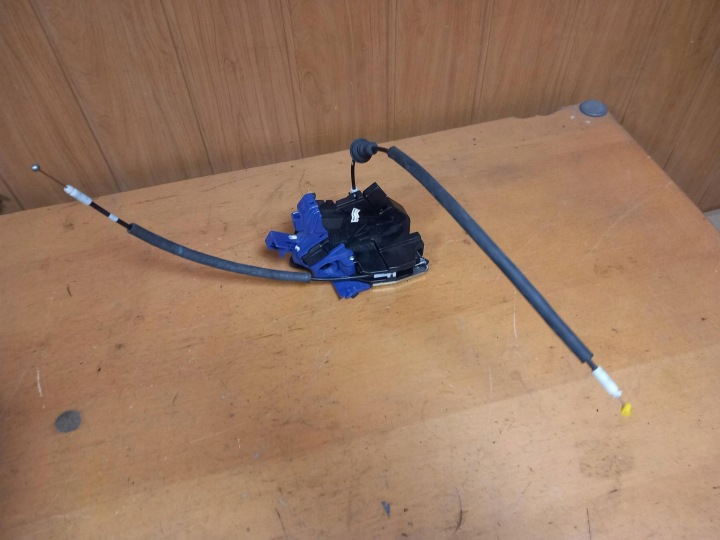 de la Serrure Portière Droite Arrière KIA CARENS IV 81420-A4020 13-19