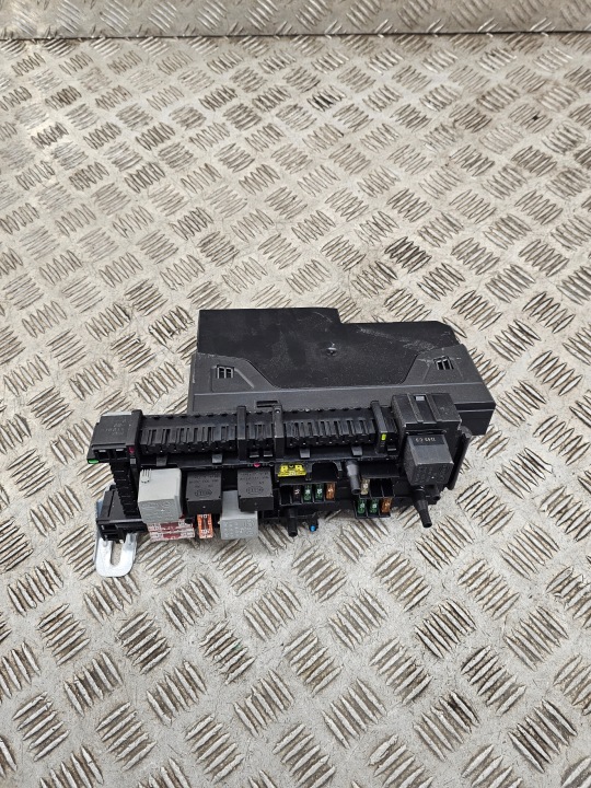 MERCEDES W204 LIFT sicherungskasten 5DK009225-89