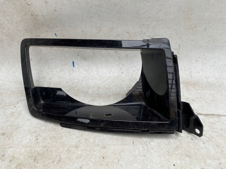 LAND ROVER DEFENDER 2 II L663 modanatura copertura GREMBIALINA FANALE FARO Destra Anteriore L8B2-13C024