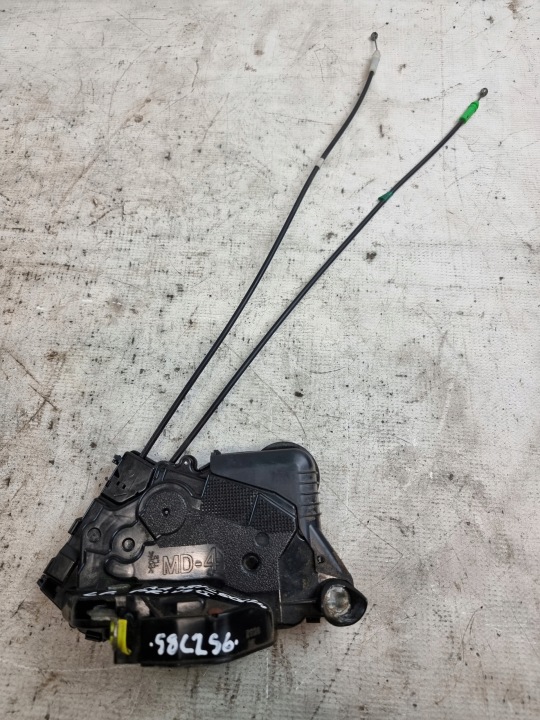 zámek dveře levý předek TOYOTA PRIUS II 08r