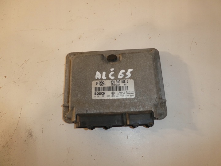 COMPUTER DES MOTORS BEDIENTEIL VW SEAT SKODA 038906018J