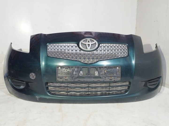 Toyota Yaris II 2 nárazník předek přední 6S3