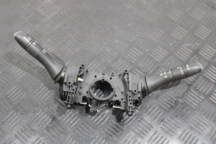 ručice 255676935R RENAULT MEGANE IV 4 LIFT