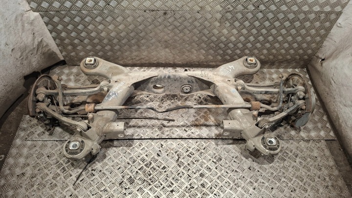 Pont essieu Essieau arriére MERCEDES W211 2.1CDI