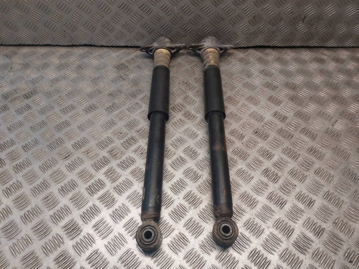 Stoßdämpfer links + rechts heck VOLKSWAGEN JETTA V