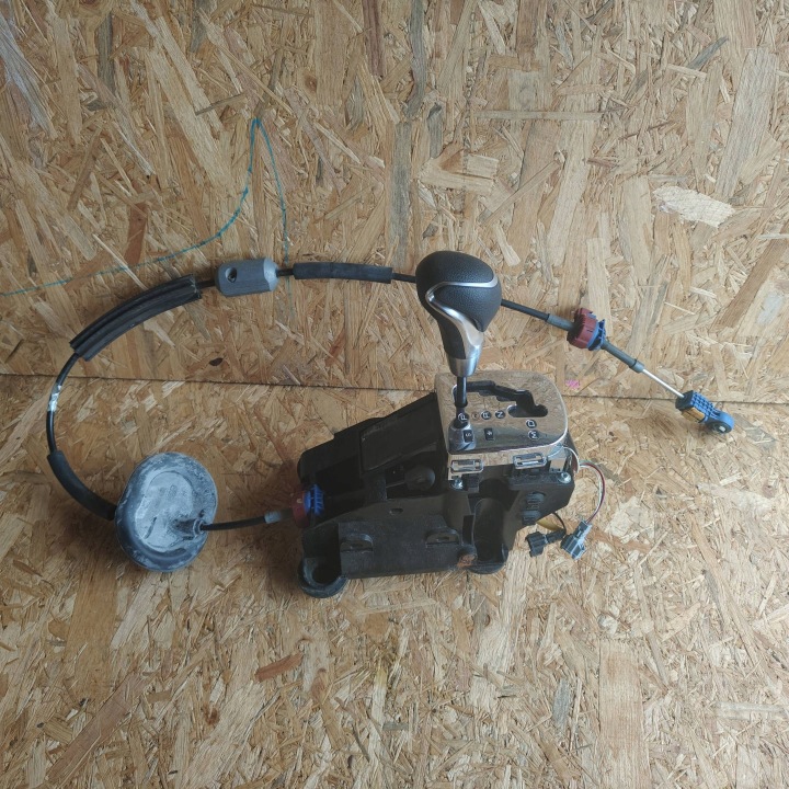 gear lever changes of the gear Peugeot 2008 and PSAM44
