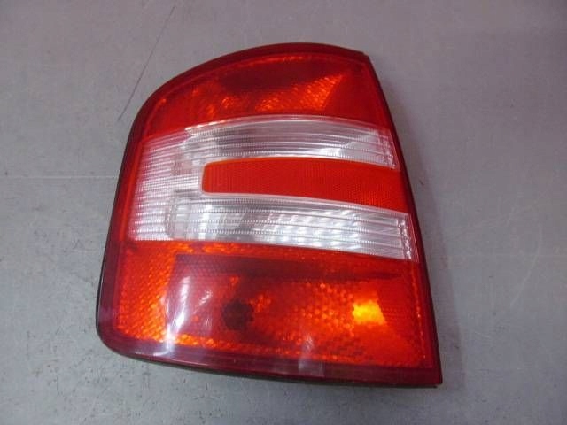 SKODA FABIA 1 et 6Y LIFT 04-08 KOMBI Berline Feux phare Gauche Arrière Arrière EUROPA