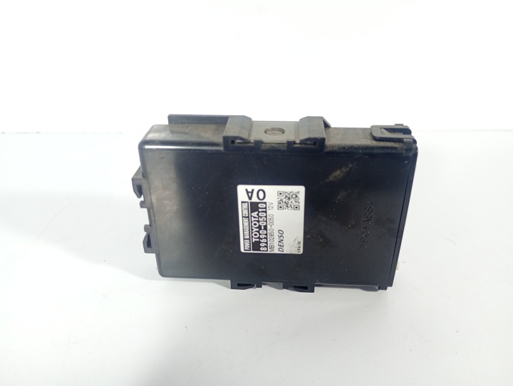 Toyota Avensis T27 09-18 Bedienteil ZASILANIA OE 8969005010