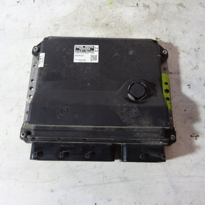 TOYOTA CAMRY 2.5B control unit of the engine 89661-06J40