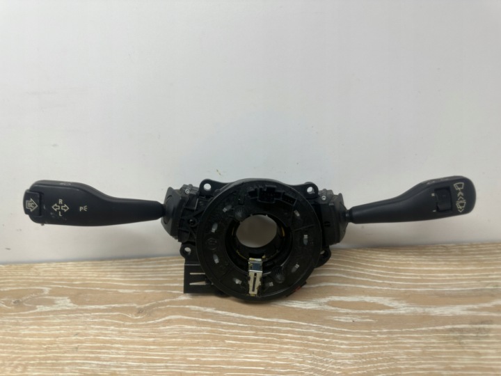 BMW E39 E46 E53 E83 páčky pod volant a ovládání ovladanie kroužek ZWIJAK 8376443