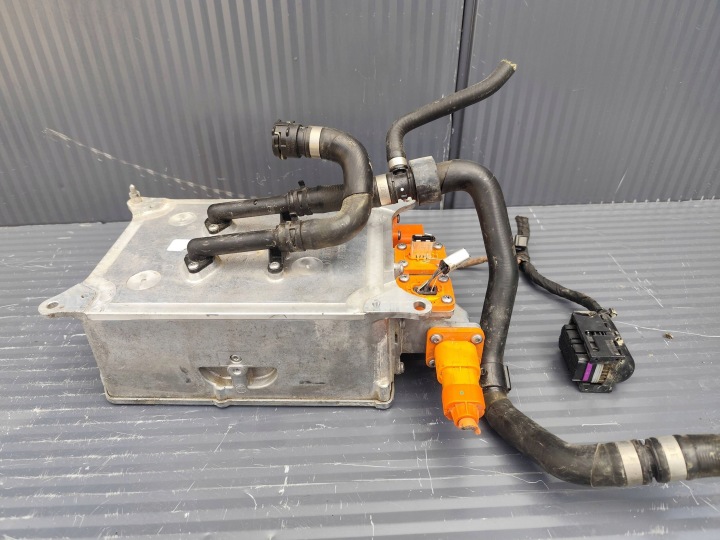 AUDI Q3 II 83A modul STACJA LADOWANIA FALOWNIK 5QE915682EA
