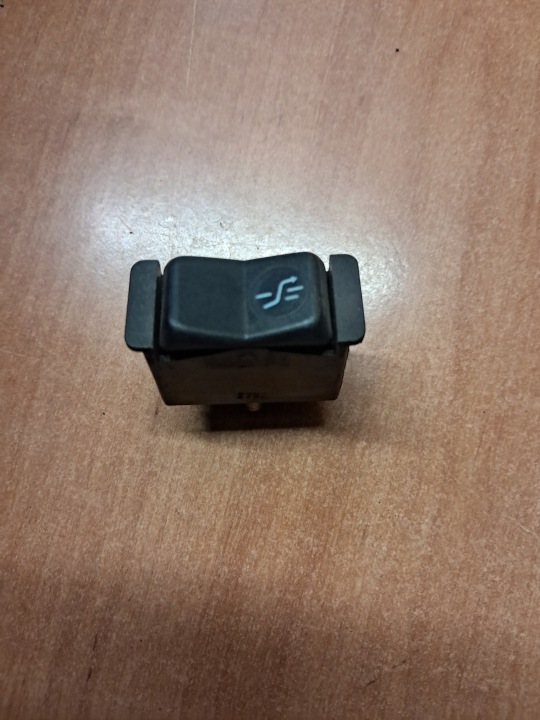 Bouton Toit ouvrant MERCEDES W116 107 SLC 0008206210