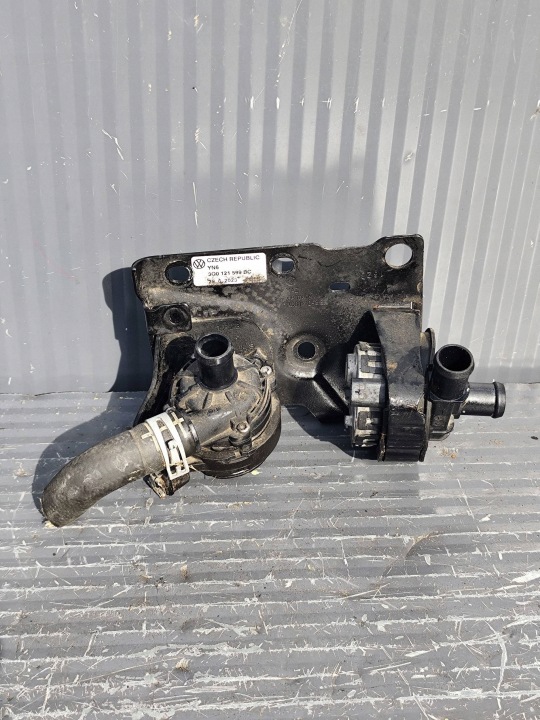 VW T-ROC LIFT 2GA pumpa pumpe vode 3Q0965567E 2Q0965567A KOMPLET