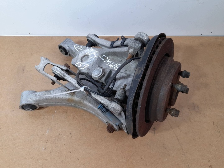BMW 5 E39 3,0D Achsschenkel Radnabe Radlager hinten links (Z666)
