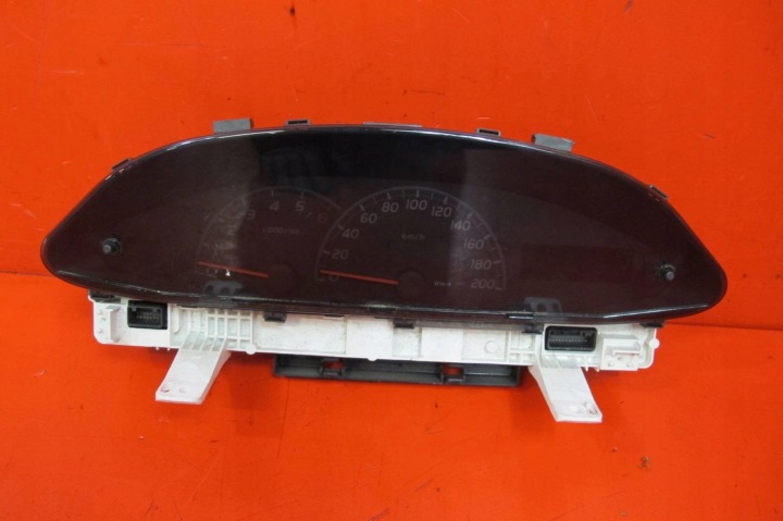 Toyota Yaris 2 II P9 1.4 D4D 1ND-TV Instruments tachymètre compte tours Horloge montre tableau bord 83800-0DG70 EUROPA