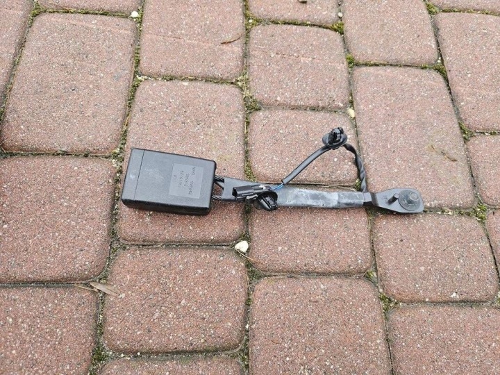Klamra zapinka öv, szíj SITZ vorne links / rechts Opel Insignia B 39218129