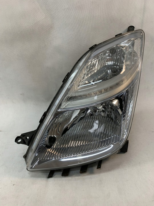 Licht vorne reflektor links Toyota Prius 2 II 03-09r 04.26