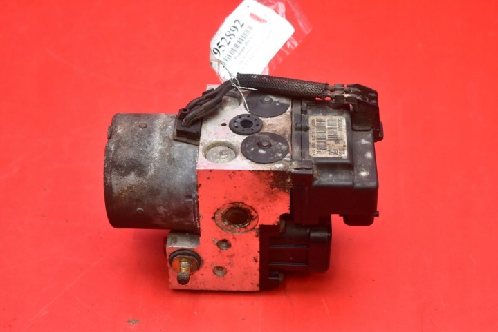 Pompe ABS 44510-05030 TOYOTA AVENSIS T22 1.6 VVT-et 110 KM 00-03