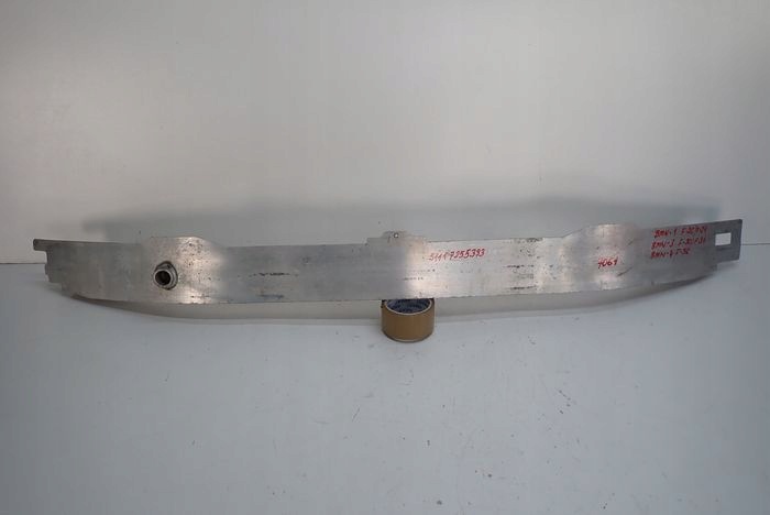 BMW F30 F31 3 F20 F21 F22 F23 F32 F33 F36 4 výztuha nárazníku přední předek