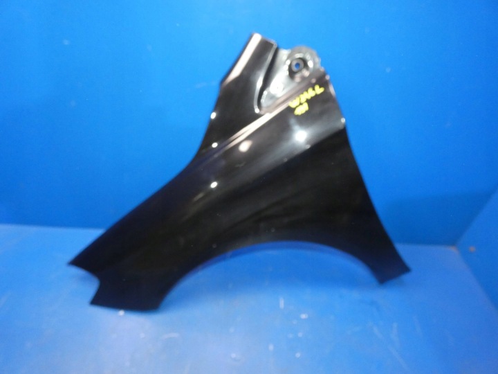 MERCEDES B KLASA W246 fender left front front ODPRYSKI of wheels: 191