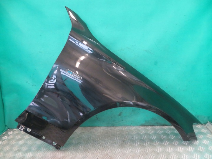 fender right front MERCEDES W205 C KLASA 18R