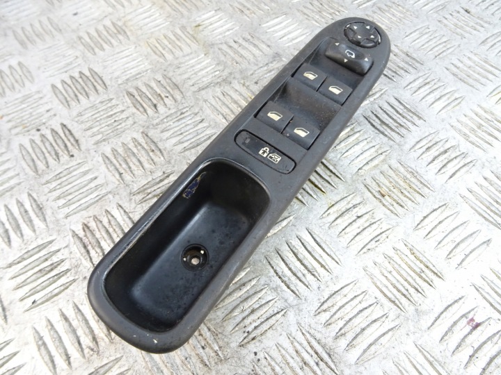 CITROEN C3 PICASSO window control switch and of mirrors 96636185