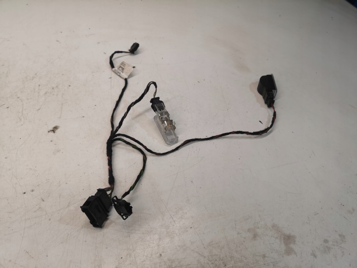 zvazok skrinky spolujazdca AUDI A6 C6 LIFT 4F0971679