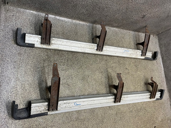 Thresholds grades right mounting 5D Suzuki Grand Vitara 2 II KPL 6