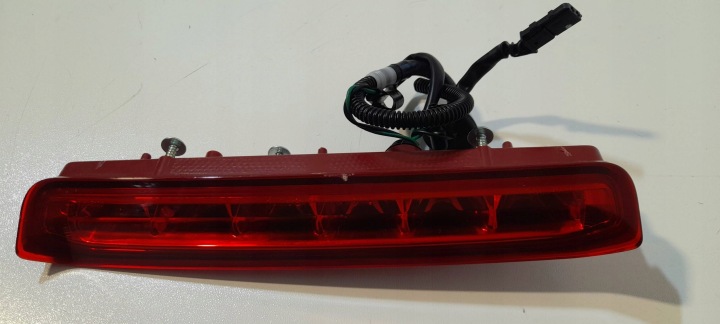 Opel Mokka Trzecie Feux phare stop 95151129 (R534)