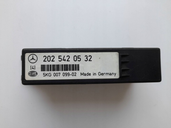Mercedes-Benz C W202 control unit / module of the lights LCM 2025420532 (P112)