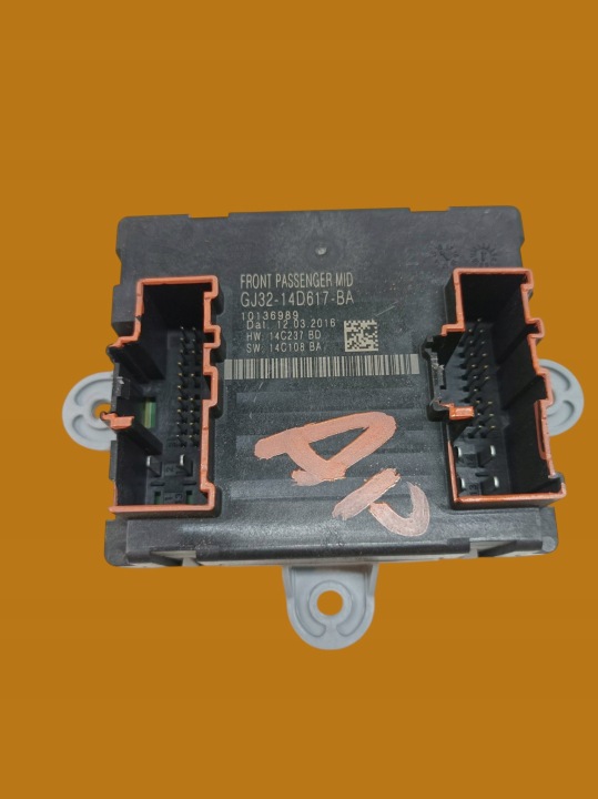 module door right front GJ32-14D617-BA Land Rover Range Rover Sport II