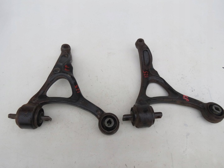 of the arm right front VOLVO XC90 4.4 V8 8646614 8646613