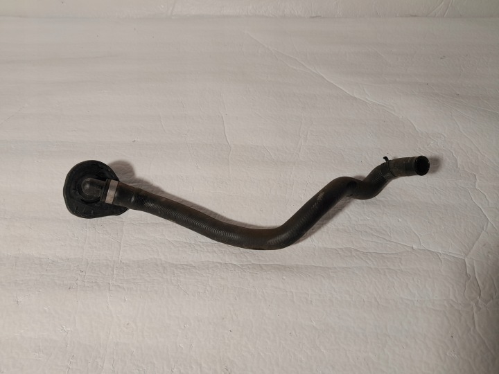 AUDI A4 B9 LIFT Sedan Schlauch rohr des Wassers 8W1819350B 8W0122291AK
