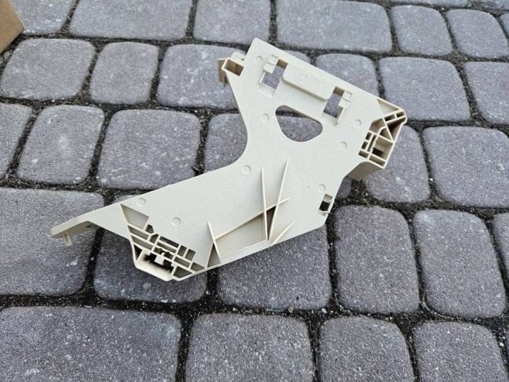 Halter Stütze Halter komputera sterownika Toyota Highlander XU70 L3