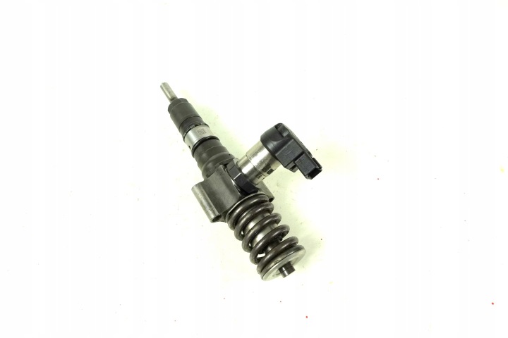 einspritzdüse VW GOLF 5 PASSAT B6 TOURAN JETTA AUDI A3 8P 2.0 TDI 03G130073T