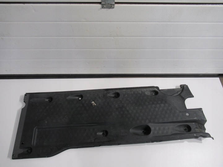 VW TIGUAN UND 1 5N RECHTS BLENDE ABDECKUNG UNTERFAHRSCHUTZ 5N0825202C