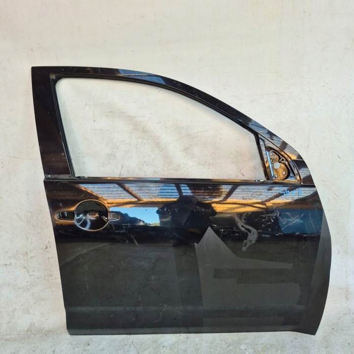 MITSUBISHI OUTLANDER II 06-13 dveře pravé předek přední