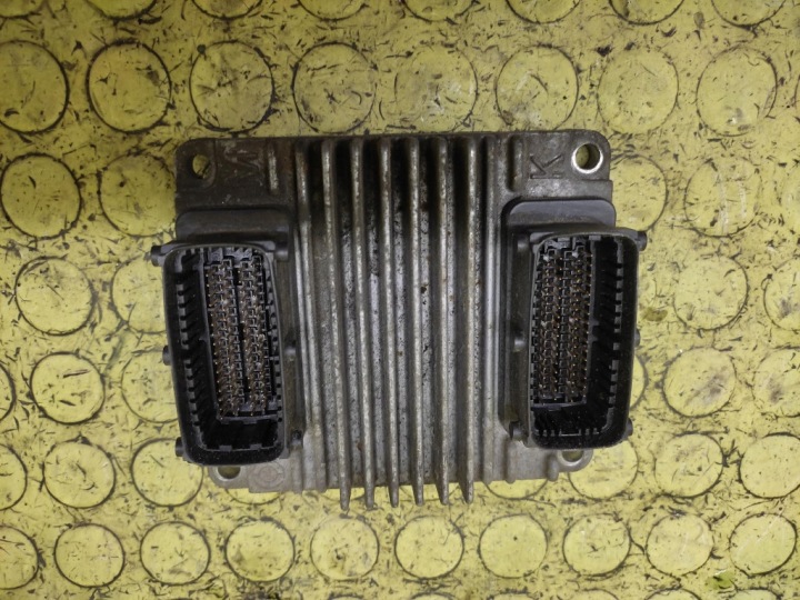 CHEVROLET LACETTI control unit of the engine 94580121