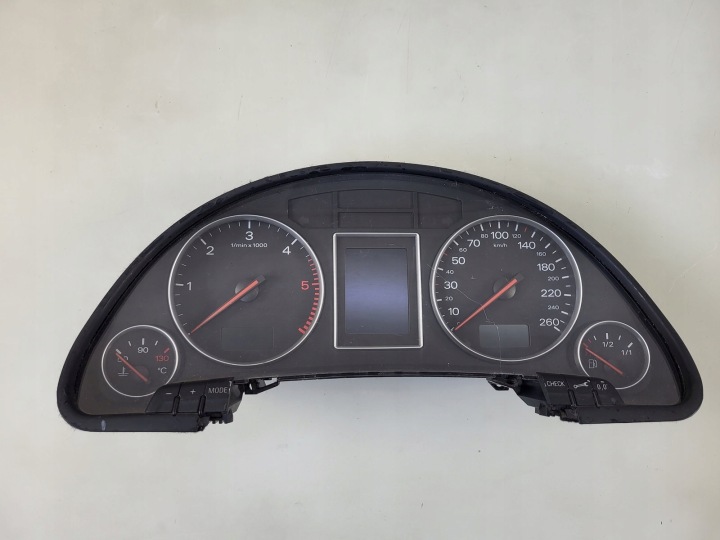 Kombiinstrument Kombiinstrument predkosciomierz AUDI A4 B6 2.5 TDI 8E0920900K