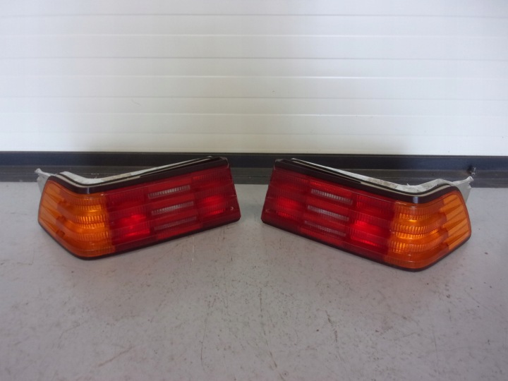 MERCEDES R129 SL 500 Leuchte heck hinten 1298203064