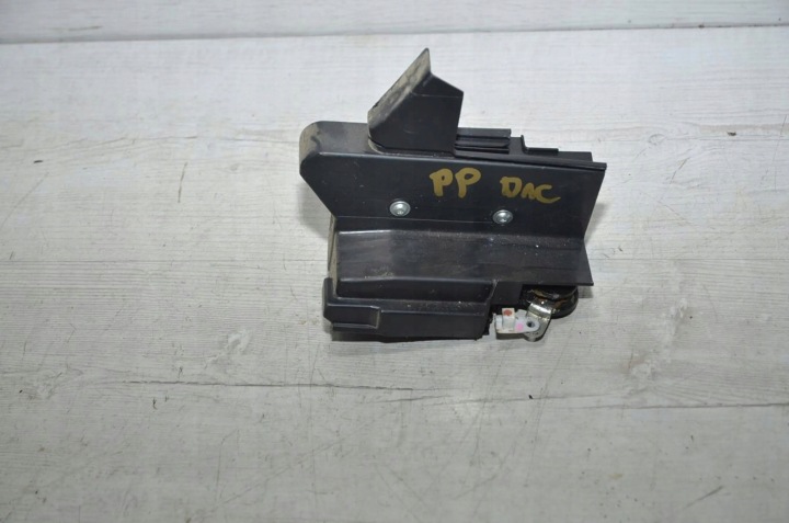 de la Serrure Portière Droite Avant Dacia Duster II 20r