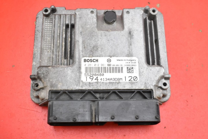 Unité de contrôle Ordinateur Moteur 55208480 FIAT CROMA 2 II 1.9 JTD 120 KM 05-08