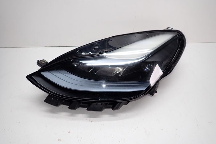 TESLA III 3 Y FULL LED LIFT 20- reflektor left light left 1514952-00-D