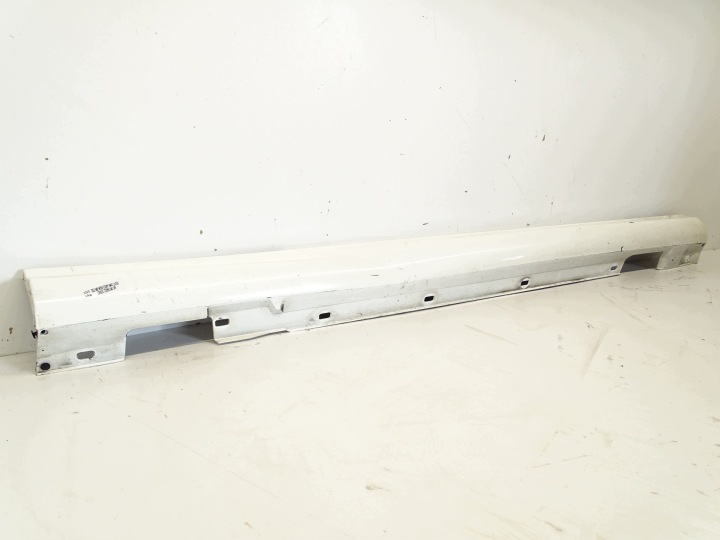 moulding threshold cap right MERCEDES C W204 COUPE AMG A2046902640